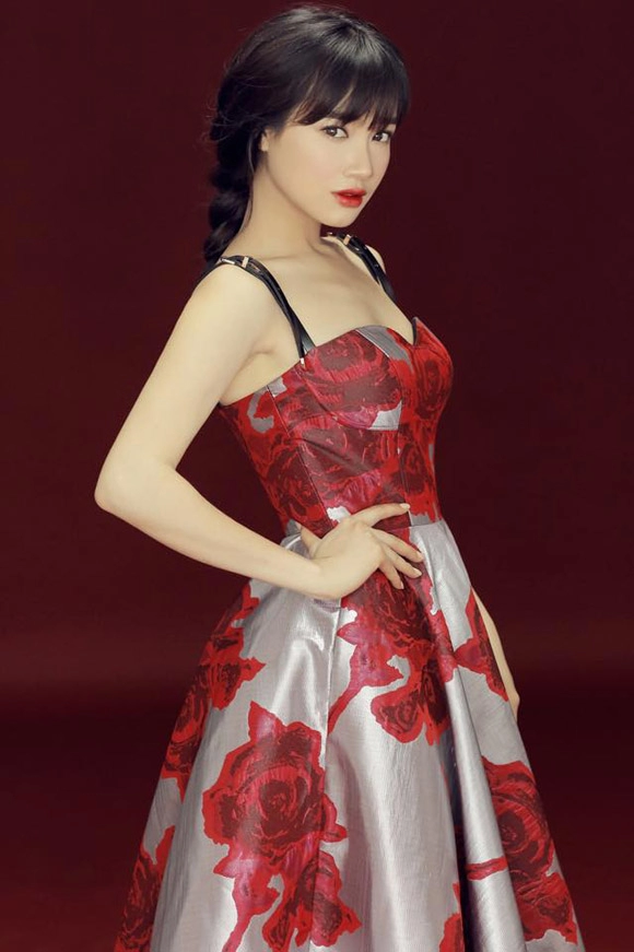 Nhã phương đẹp yêu kiều thông qua váy áo