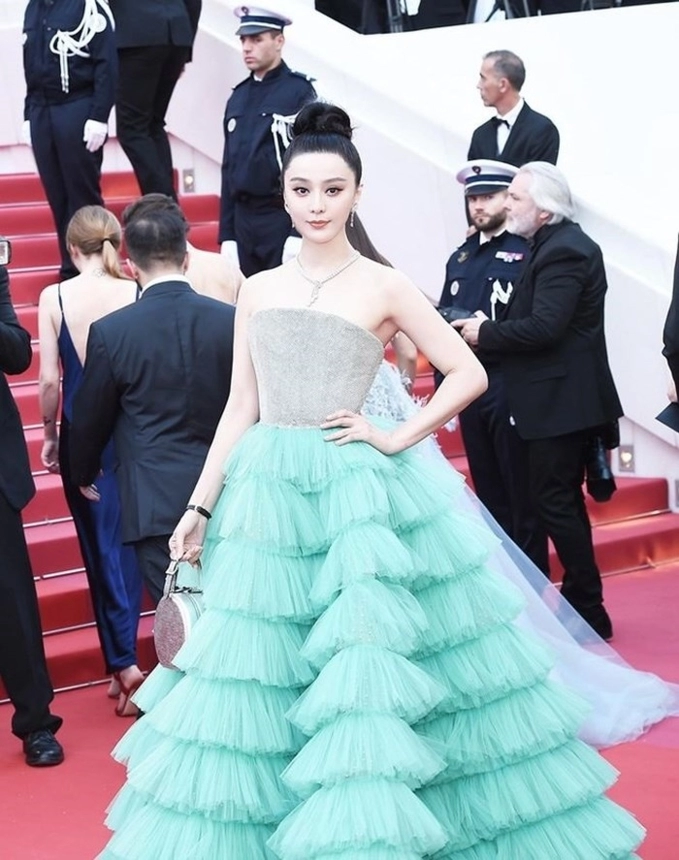 Phạm băng băng hiên ngang giành giải trang phục đẹp nhất cannes 2018