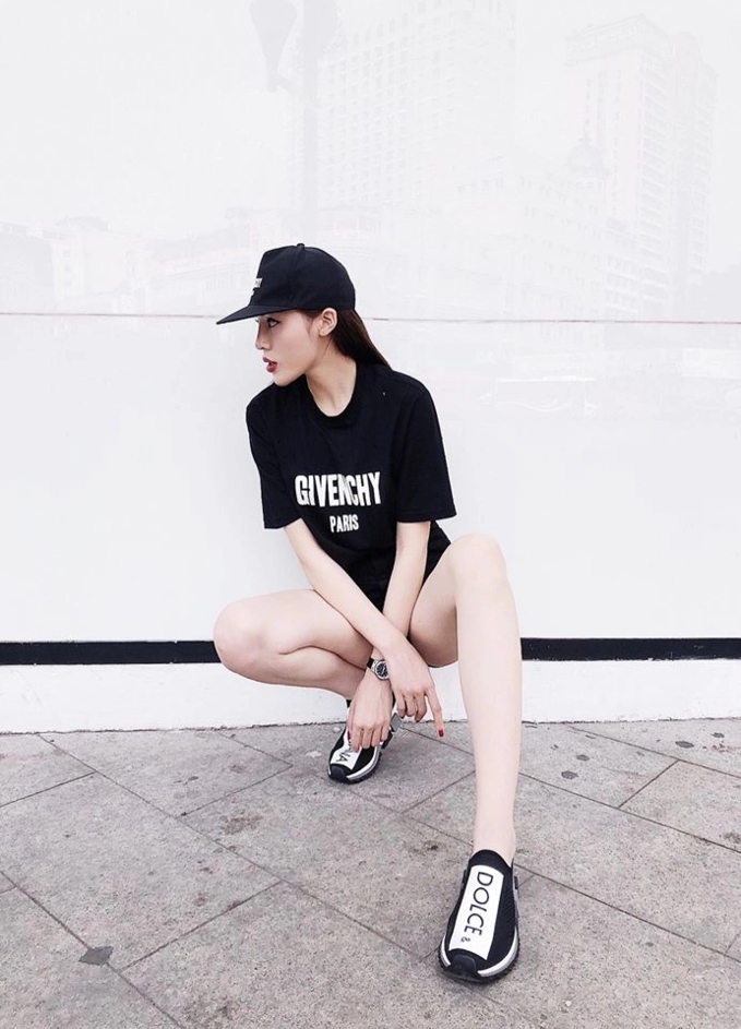 Sao việt khoe street style tràn ngập màu sắc xu hướng mới nhất