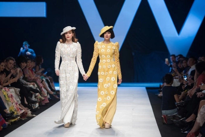 Thanh hằng - hồ ngọc hà nắm tay catwalk đập tan tin đồn rạn nứt tình bạn
