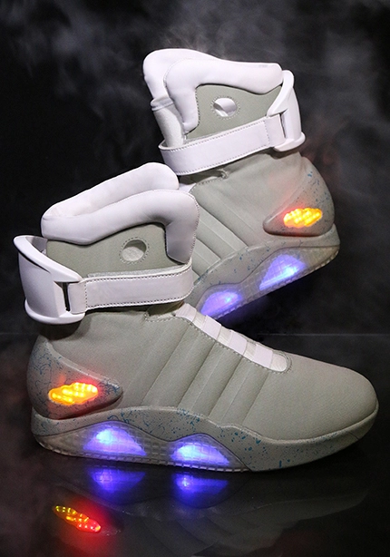 Giày phát sáng nike air mag mới ra mắt