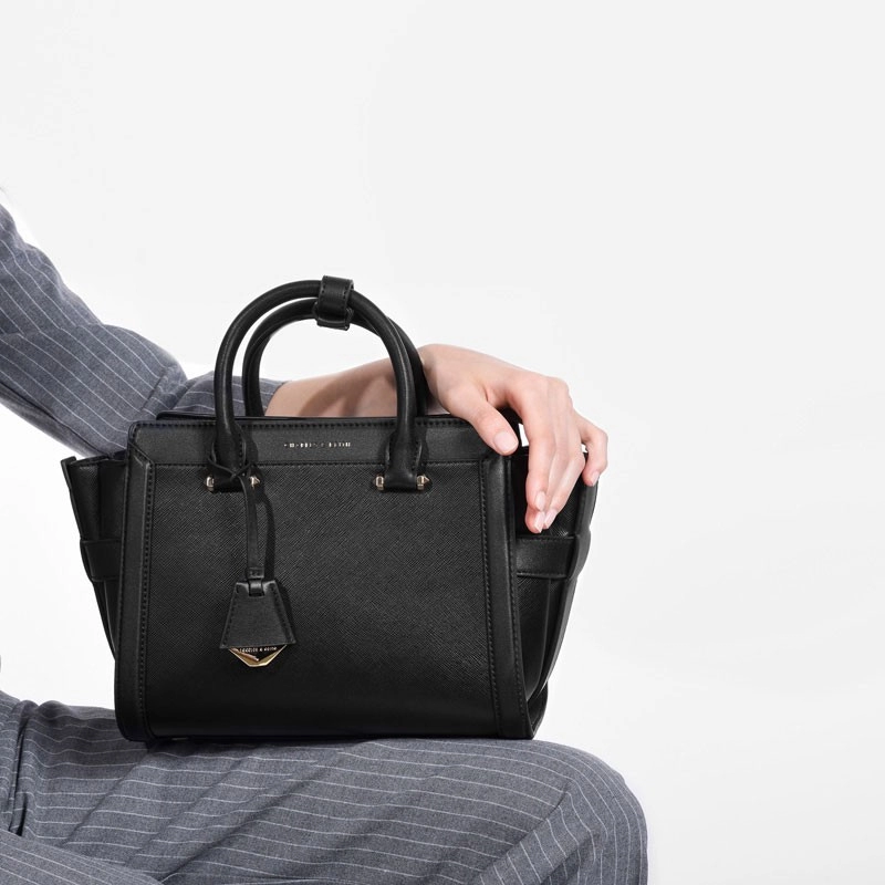 Những phụ kiện tạo điểm nhấn cho streetstyle của chị em