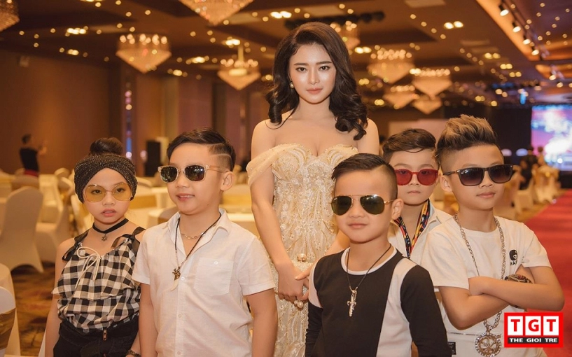 Nữ sinh cực kỳ quyến rũ tại sự kiện hot face việt nam