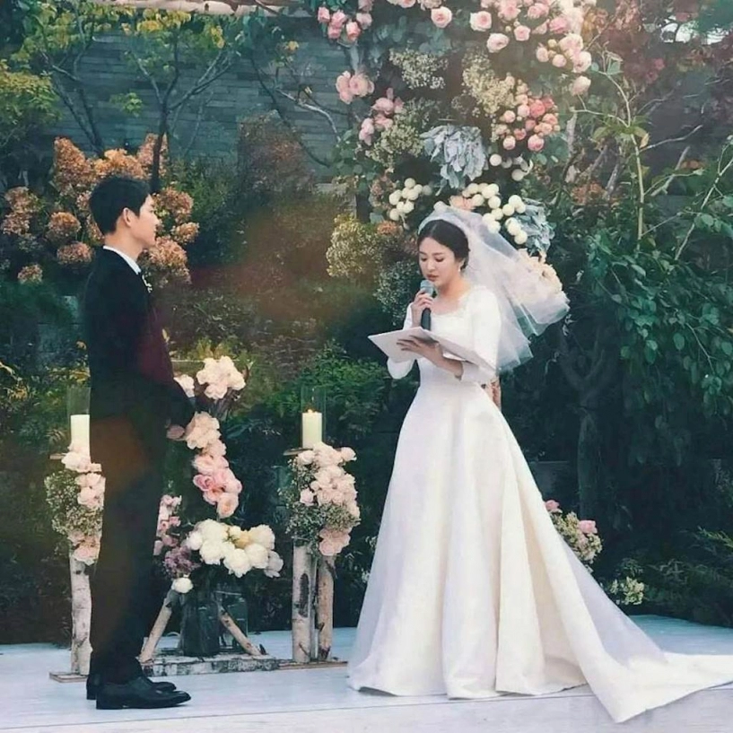 Váy cưới của song hye kyo đã được làm ra thế nào
