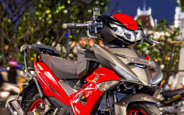 Exciter 150 đẹp ngỡ ngàng với dàn chân cá tính