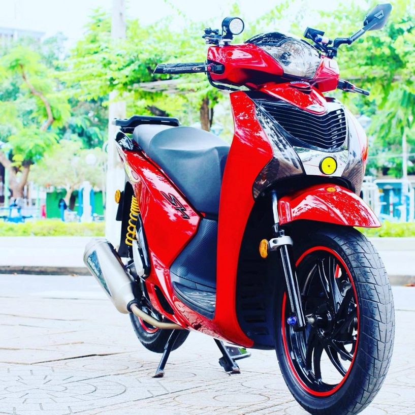Honda sh độ - sáng chói với bộ tem lá cờ nước việt
