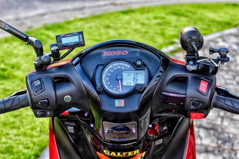 Honda sh độ - sáng chói với bộ tem lá cờ nước việt