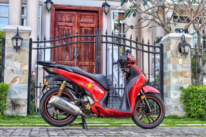 Honda sh độ - sáng chói với bộ tem lá cờ nước việt