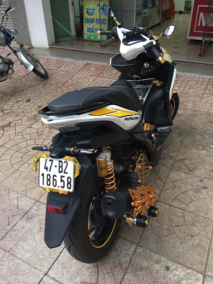 Yamaha nvx 155cc với khối trang bị hoàng kim lấp lánh