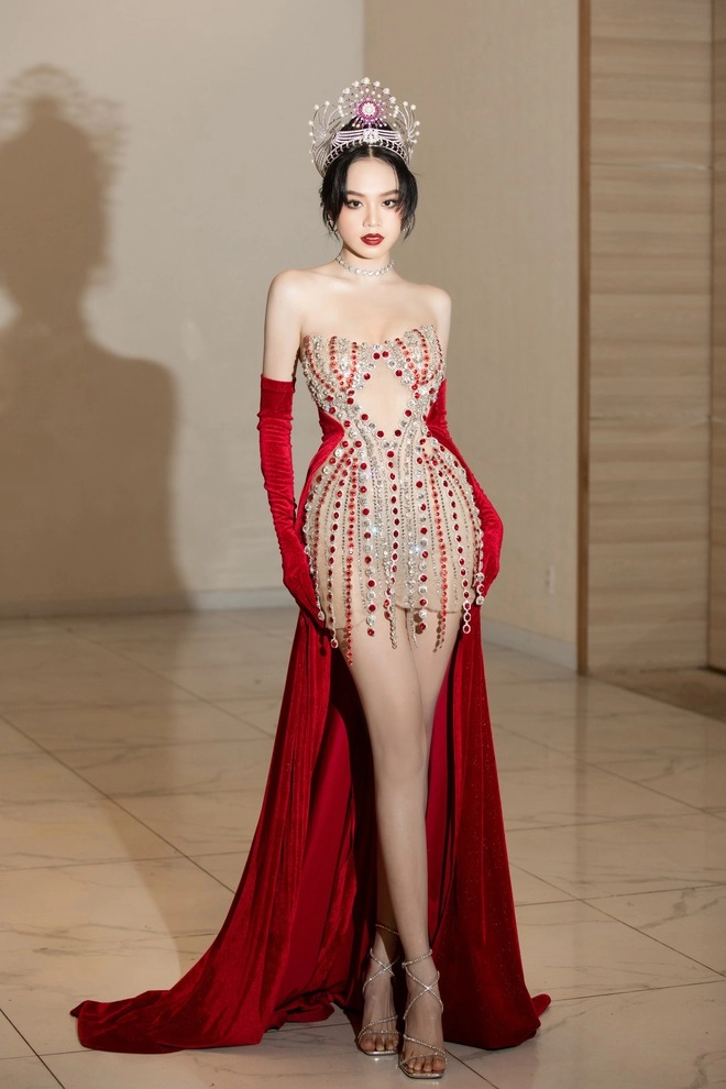 Phong cách thời trang của top 3 hoa hậu việt nam