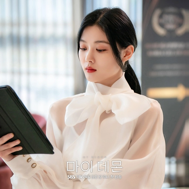 Phong cách thời trang đời thường đơn giản của kim yoo jung