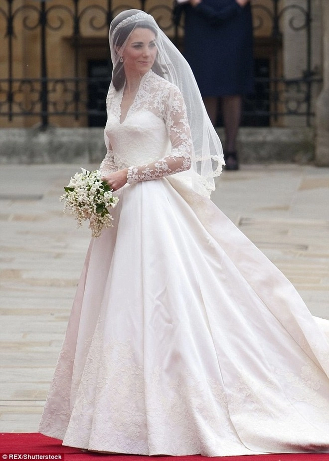 Hình ảnh 4 bộ váy cưới hoàng gia đắt đỏ bậc nhất