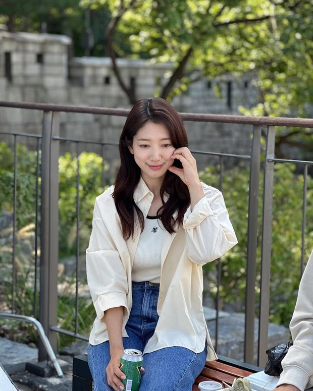Guu thời trang chuẩn nàng thanh lịch của park shin hye trong phim mới
