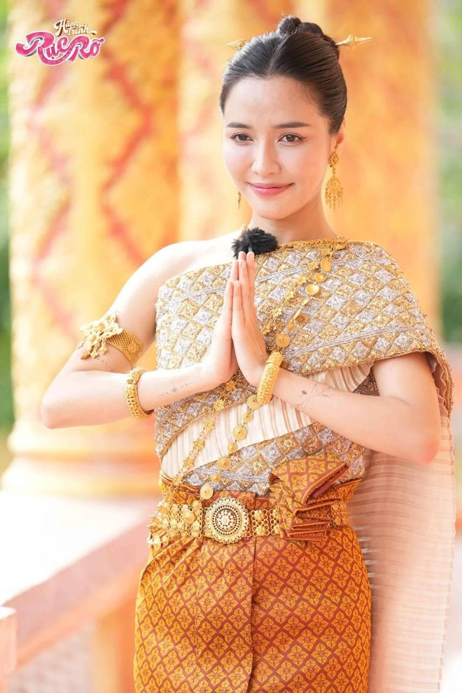 Hình ảnh mới nhất của bích phương qua loạt cam thường