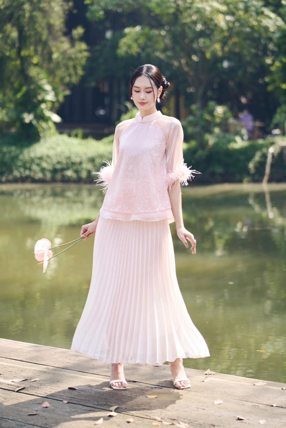 Nhan sắc ngày càng thăng hạng của bà xã anh đức