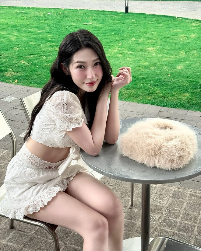 Visual ở tuổi 33 của nữ ca sĩ khổng tú quỳnh