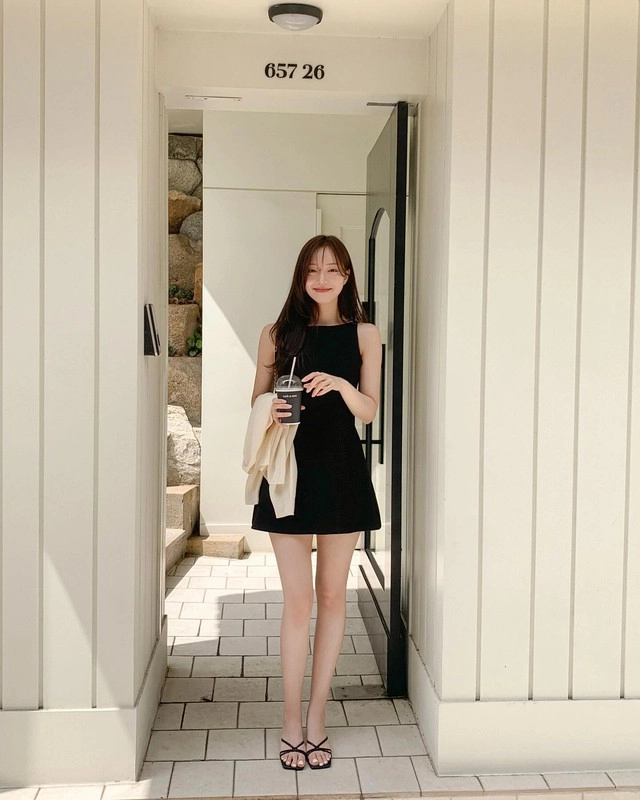 List 10 set đồ đẳng cấp để đi du lịch hè 2025