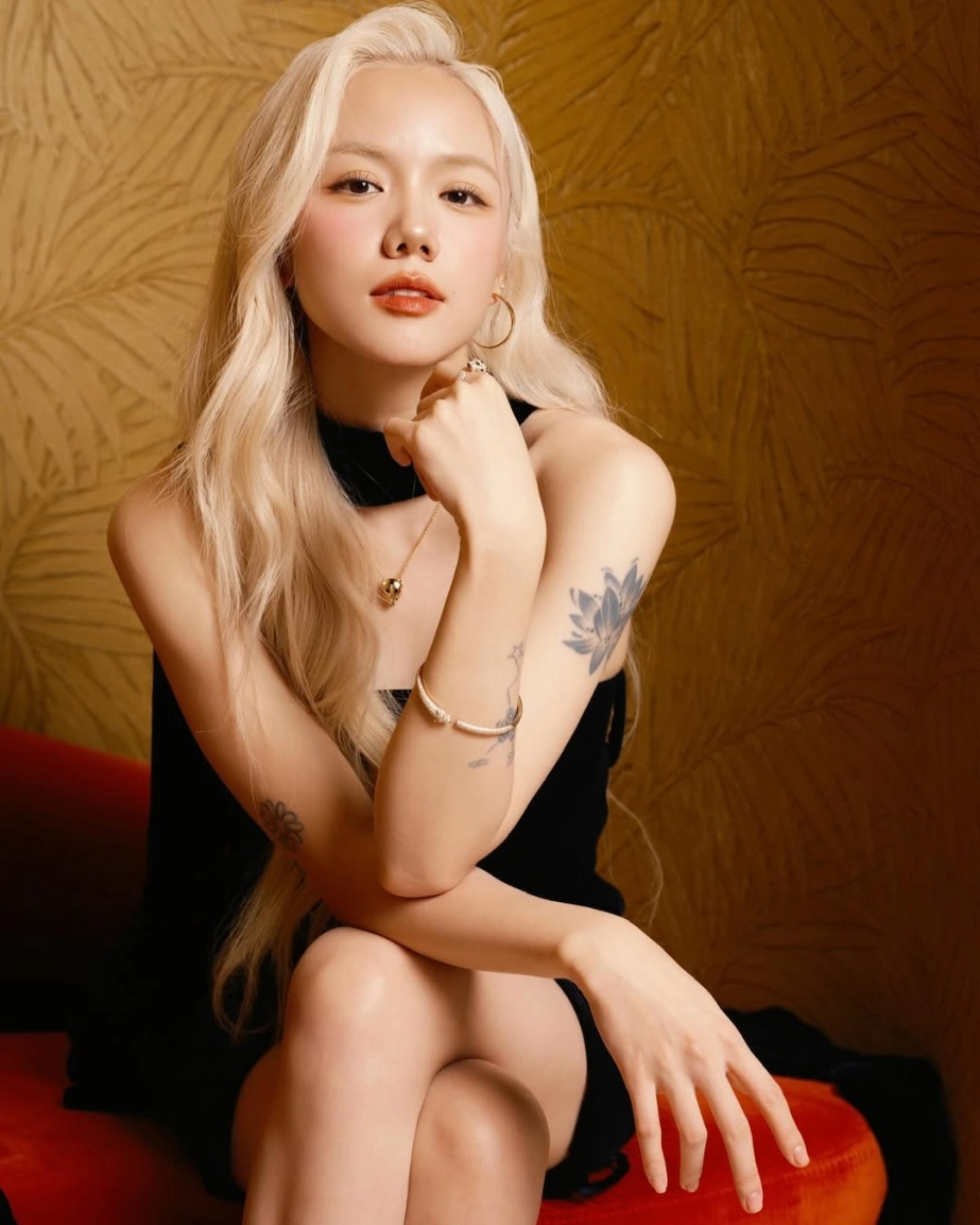 Tạo hình mới đẹp lạ của phương ly tại em xinh say hi
