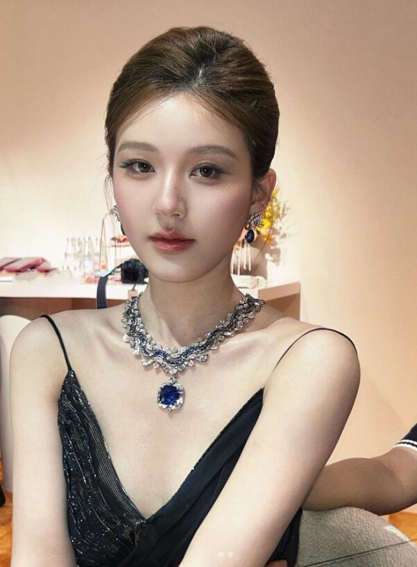 Hình ảnh quá khứ của triệu lộ tư