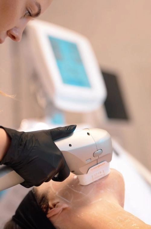Làn da căng khoẻ sẽ khiến mọi bộ đồ trở nên sang xịn hơn