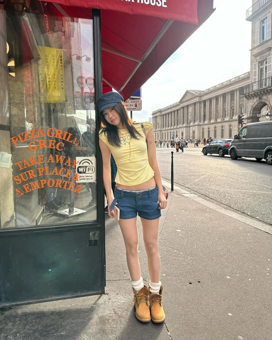 Style khoe bụng bầu triệt để của tiktoker ly phạm