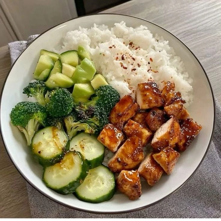 Giảm thành công 20kg chỉ nhờ đảo thứ tự đĩa đồ ăn