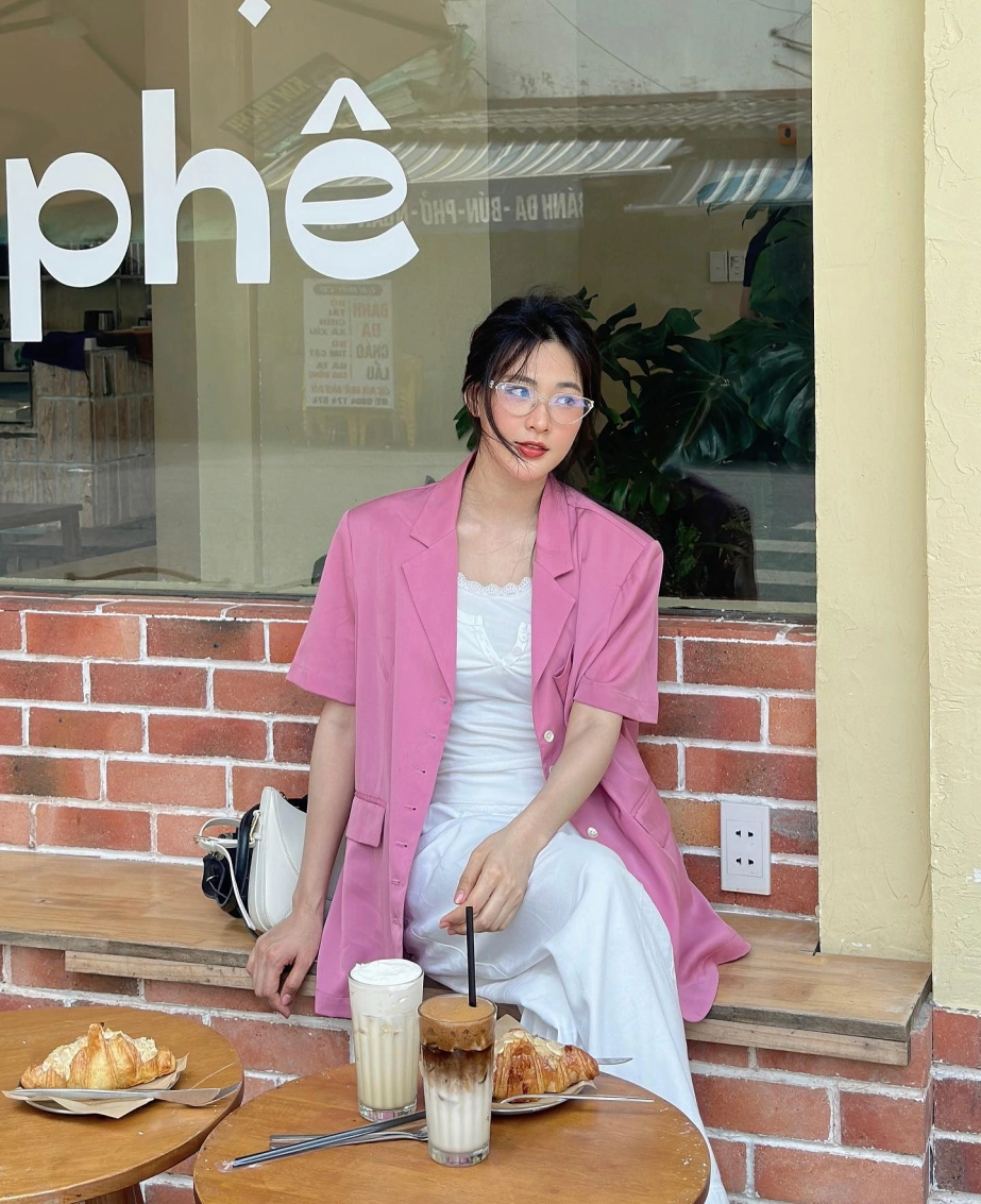 Style chuẩn nàng thơ của nữ diễn viên minh trang